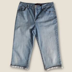 Gloria Vanderbilt Capris Women's Size 8 Amanda Capri Medium-Wash